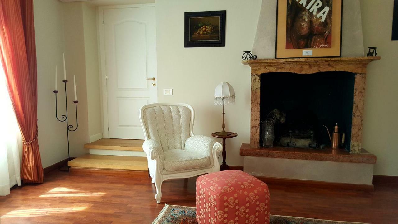 B&B Villa Fiorini Moniga del Garda Екстериор снимка