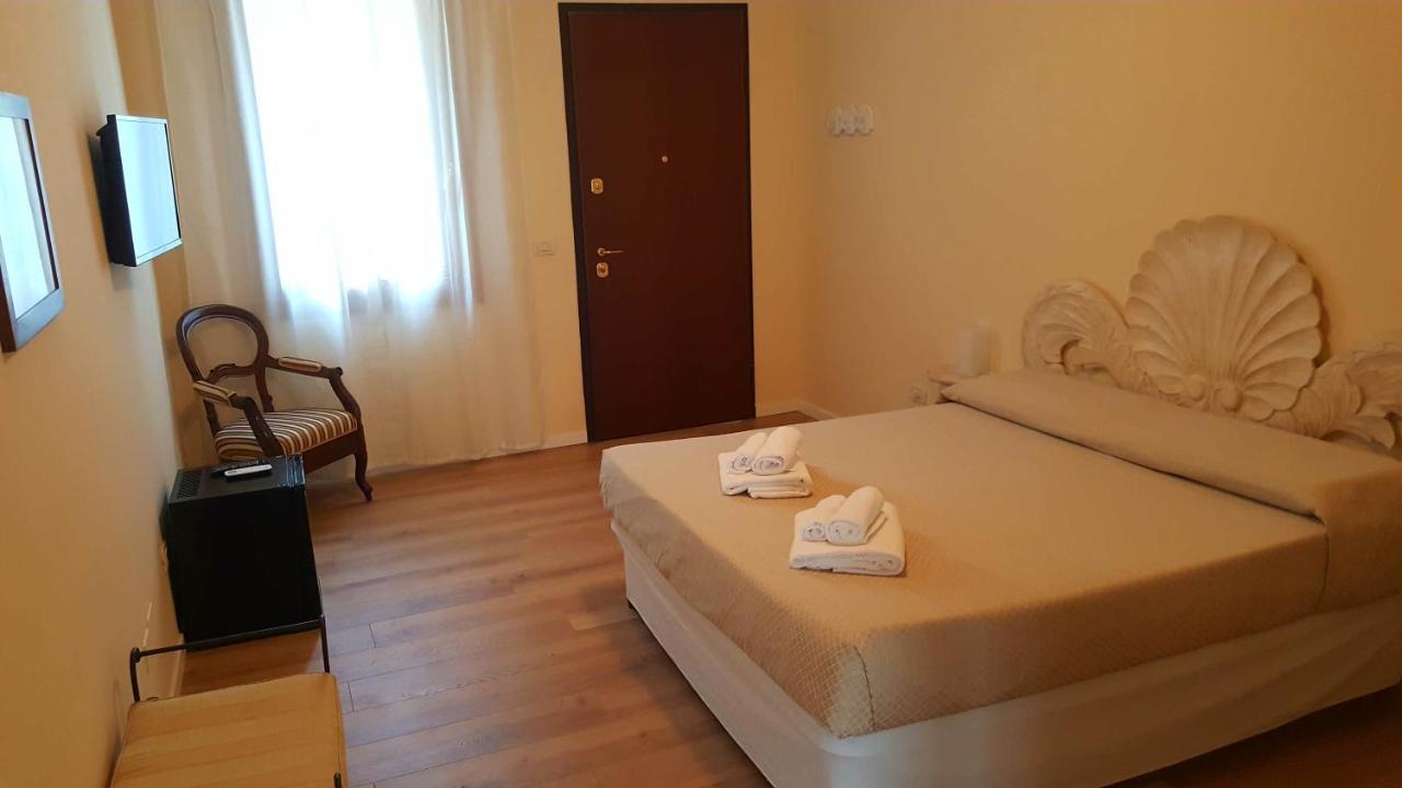 B&B Villa Fiorini Moniga del Garda Екстериор снимка